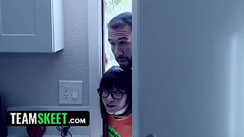 jinkies, velma and fred tryin to solve a mystery in that creepy house but they end up fuckin instead, squirting and cowgirl style