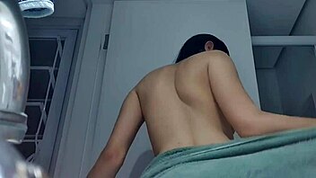 rubbed my pussy... in the shower