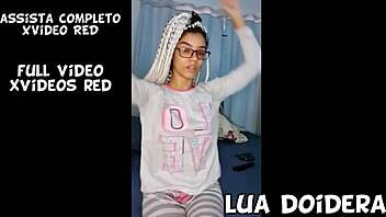 Lua masturbates intensely with new toy until orgasm