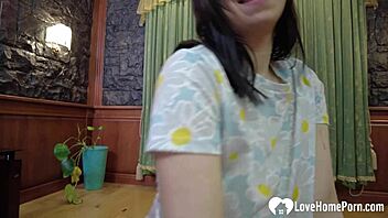 Homemade amateurs explore oral pleasures in heels and shoes