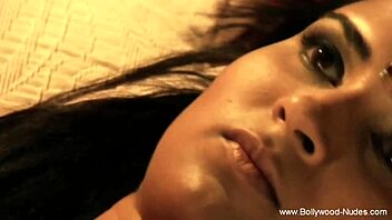 Watch This Babe Dance Naked?