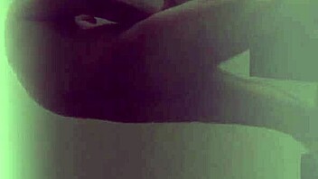 I think Pequeña Jennifer Far is so sexy, you know?