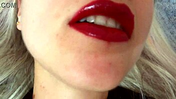 finally a new sex toy arrived, my wet pussy waited so long 😍