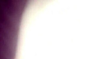 من فضلك، لا تدخل زبك في مؤخرتي هذه المرة، يؤلمني كثيراً!