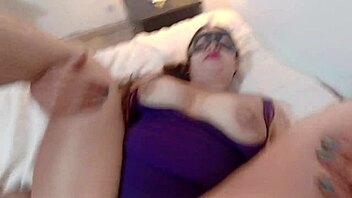 follando amiga de mujer sin condon, le encanta ser puta