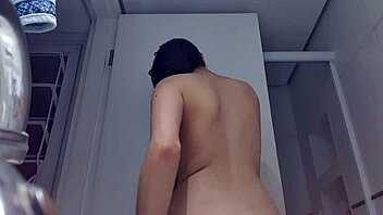 rubbed my pussy... in the shower