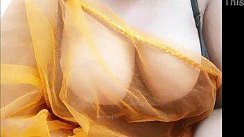 Desi hot girlfriend banging wild with friend tonight!