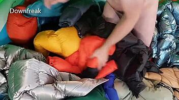 Masturbating with cum on silk in pool 😍