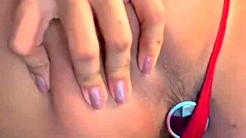 Greluda 18 Anos Enjoys Lesbian Sex With Licking And Anal