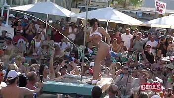 insane pussy flashing twerking at pool party slut tits college public
