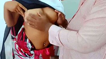 टीचर, मेरे बेस्ट स्टूडेंट के साथ चोदो इस रसीले होममेड वीडियो में!