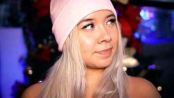 i'm a sexy colombian blonde with big ass playing with boyfriend's small cock to fuck me