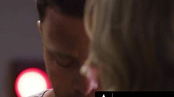 glamorous anna claire clouds with mechanic seth gamble