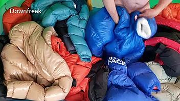 Masturbating with cum on silk in pool 😍