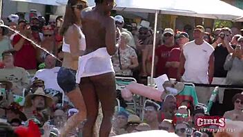 insane pussy flashing twerking at pool party slut tits college public