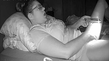 busty luder filmer hemmelig video til kæreste på skjult kamera