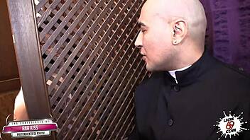 confesiones de una chica con un sacerdote pervertido 😏