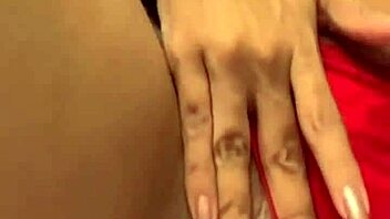 Greluda 18 Anos Enjoys Lesbian Sex With Licking And Anal