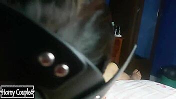 야, 내 큰 가슴 친구가 나 빨아주는 거 좋아해, 보고 싶어?