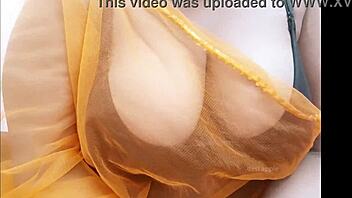 Desi hot girlfriend banging wild with friend tonight!