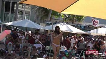 insane pussy flashing twerking at pool party slut tits college public