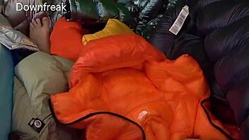 Masturbating with cum on silk in pool 😍