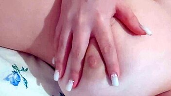 Amateur teen with perfect body shows off big tits in cowgirl lesbian scene