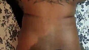 Hazelnutxxx Shakes That Ebony Ass Like Crazy!