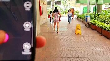 Martina squirts in the mall shop 😍