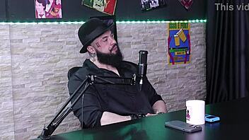 Does The Woman Always Get More Hates In Service Experiences?