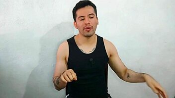 Jovencito Twink De 21 Años Le Da Sexo Oral A La Polla Enorme Gruesa Del Tío De Su Mejor Amiga Se Come Su Leche Relato Sexual