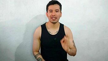 Jovencito Twink De 21 Años Le Da Sexo Oral A La Polla Enorme Gruesa Del Tío De Su Mejor Amiga Se Come Su Leche Relato Sexual