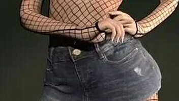 The Voyeur Bitch Shows Her Wet Pussy And Big Tits Outdoors To The Whore