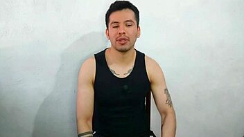 Jovencito Twink De 21 Años Le Da Sexo Oral A La Polla Enorme Gruesa Del Tío De Su Mejor Amiga Se Come Su Leche Relato Sexual