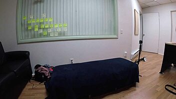 Gigi Breeze in sexy casting interview, left 4! 😘