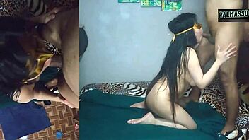 Mi hermanastra tetona me dijo llenarle la corrida en su boca o te la tragas o no te ayudo con la tarea