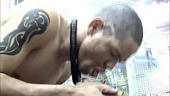 novinha caindo de boca no novinho dotado na loja porn� continua no red