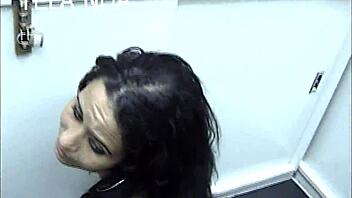 novinha caindo de boca no novinho dotado na loja porn� continua no red