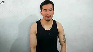 Jovencito Twink De 21 Años Le Da Sexo Oral A La Polla Enorme Gruesa Del Tío De Su Mejor Amiga Se Come Su Leche Relato Sexual