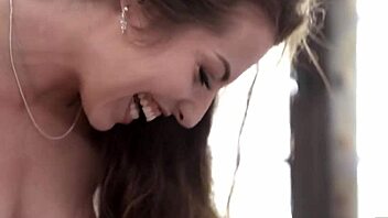 Want to see Jane Wilde and Spencer Bradley licking each other?