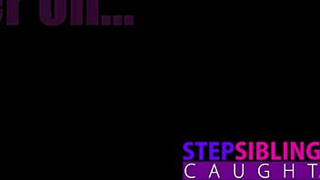 Падчерица говорит: сними шмотки, хочу тебя голым 😏