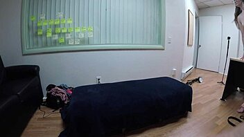 Gigi Breeze in sexy casting interview, left 4! 😘