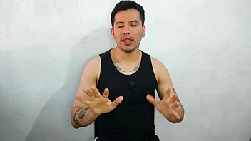 Jovencito Twink De 21 Años Le Da Sexo Oral A La Polla Enorme Gruesa Del Tío De Su Mejor Amiga Se Come Su Leche Relato Sexual