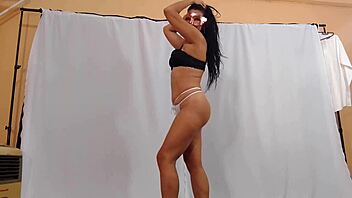 Eva Graham's first sexy photo session, is it cuckold?