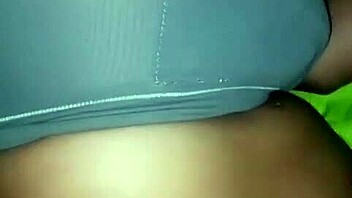 Wah, cowok asia ngewe ibu mertua Indonesia panas sampe squirt di dalam