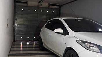 amelia red pays mechanic with pussy.