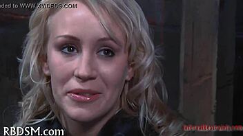 Sexy Slaves Tease and Please With Wild Oral Action