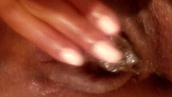 Morning Squirt Alert! Ebony Babe Goes Wild!