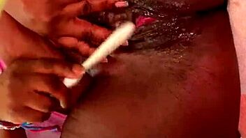 This toothbrush has been used to pleasure Nookiescookies' pussy and she has cum multiple times.