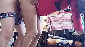 le chupo el culo la follo y le tiro la leche en sus nalgas